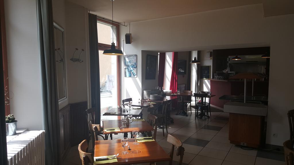 金鸽布兰科酒店 Andouillé 外观 照片