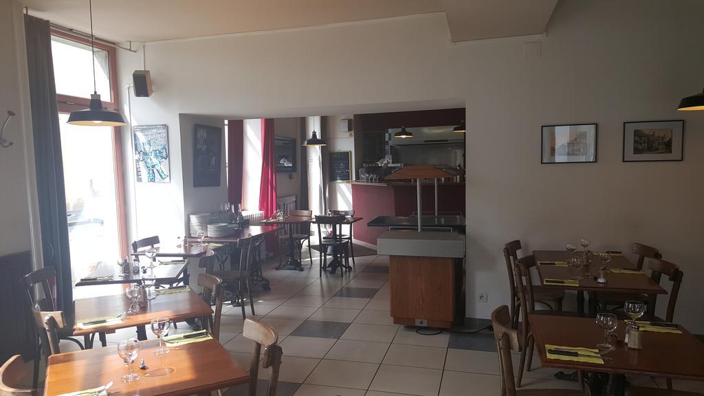 金鸽布兰科酒店 Andouillé 外观 照片